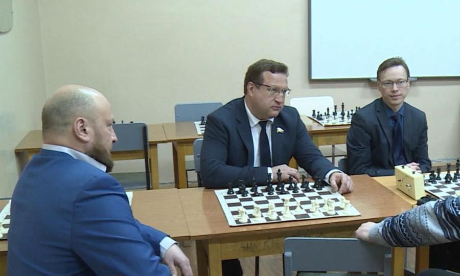 Проблему обучения игре в шахматы в Северодвинске поднял Дмитрий Юрков