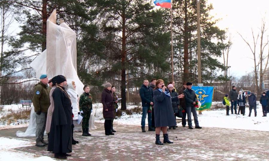 Памятник воинам, погибшим в локальных конфликтах, открыли в Шенкурске