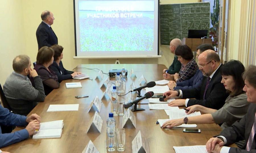 Перспективы развития АПК обсудил на выездном заседании Игорь Орлов
